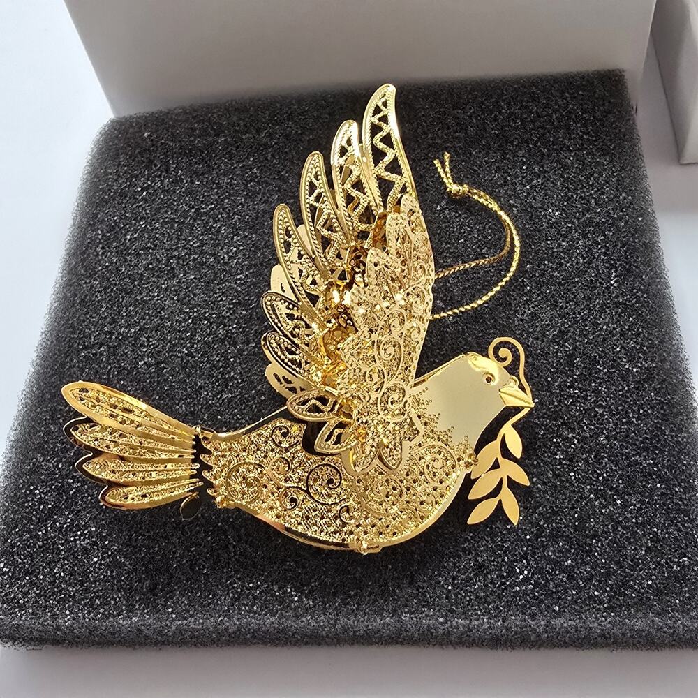 2015 Annual Dove of Peace Danbury Mint Christmas Ornament 23k Gold Plated